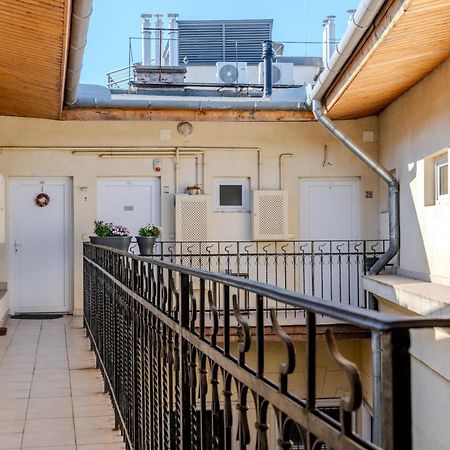 Cozy Flat In The Heart Of Buda บูดาเปสต์ ภายนอก รูปภาพ
