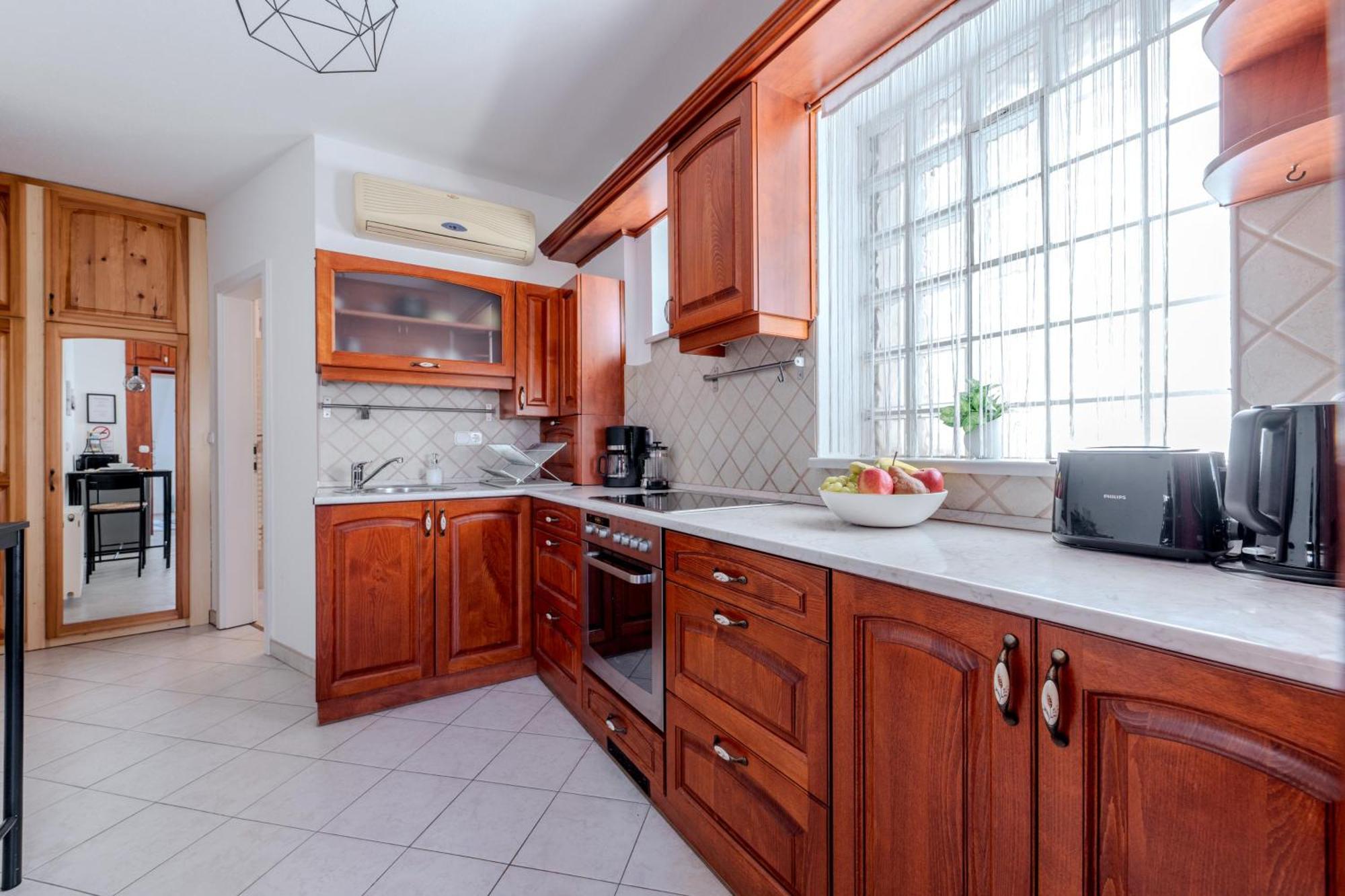 Cozy Flat In The Heart Of Buda บูดาเปสต์ ภายนอก รูปภาพ