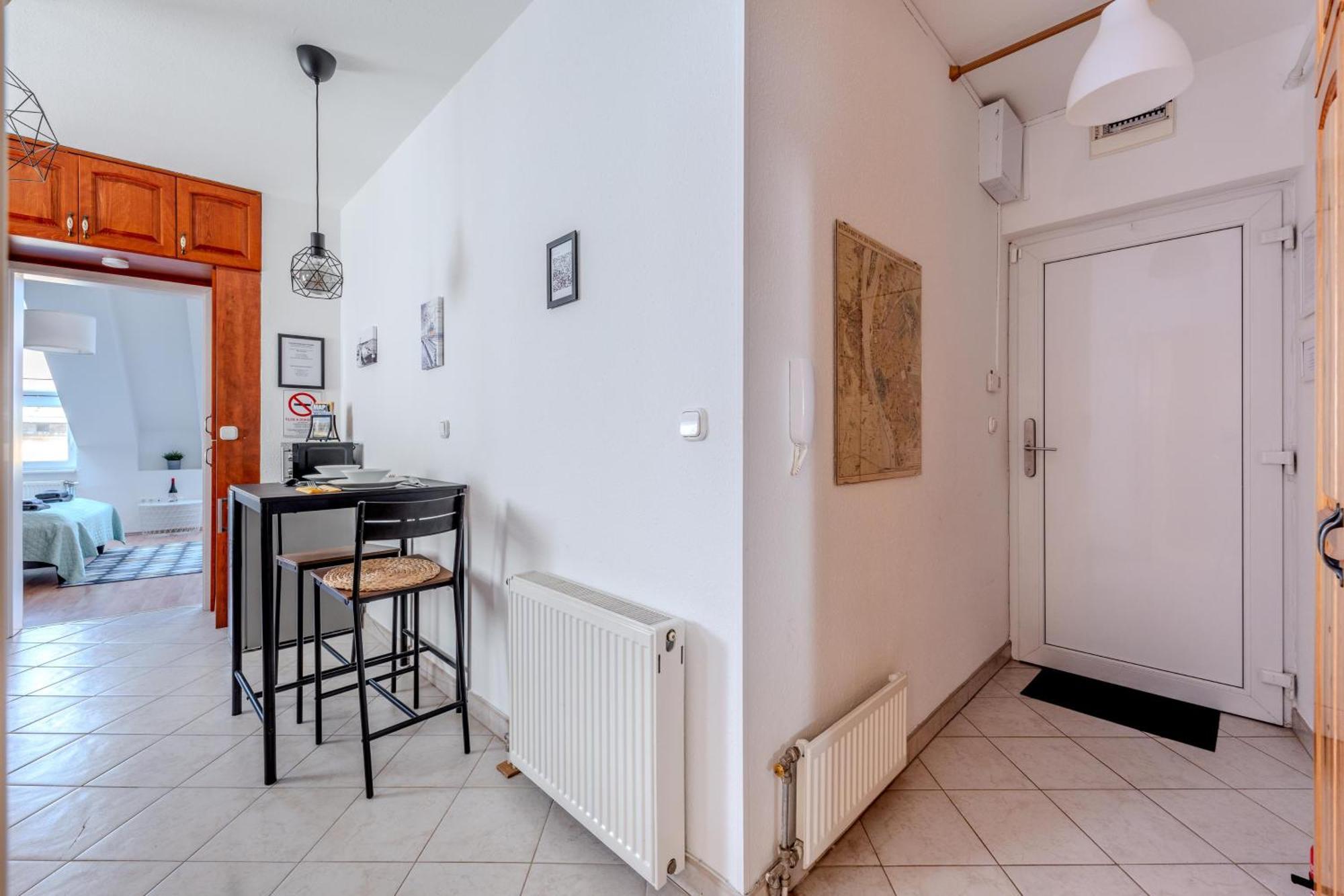 Cozy Flat In The Heart Of Buda บูดาเปสต์ ภายนอก รูปภาพ