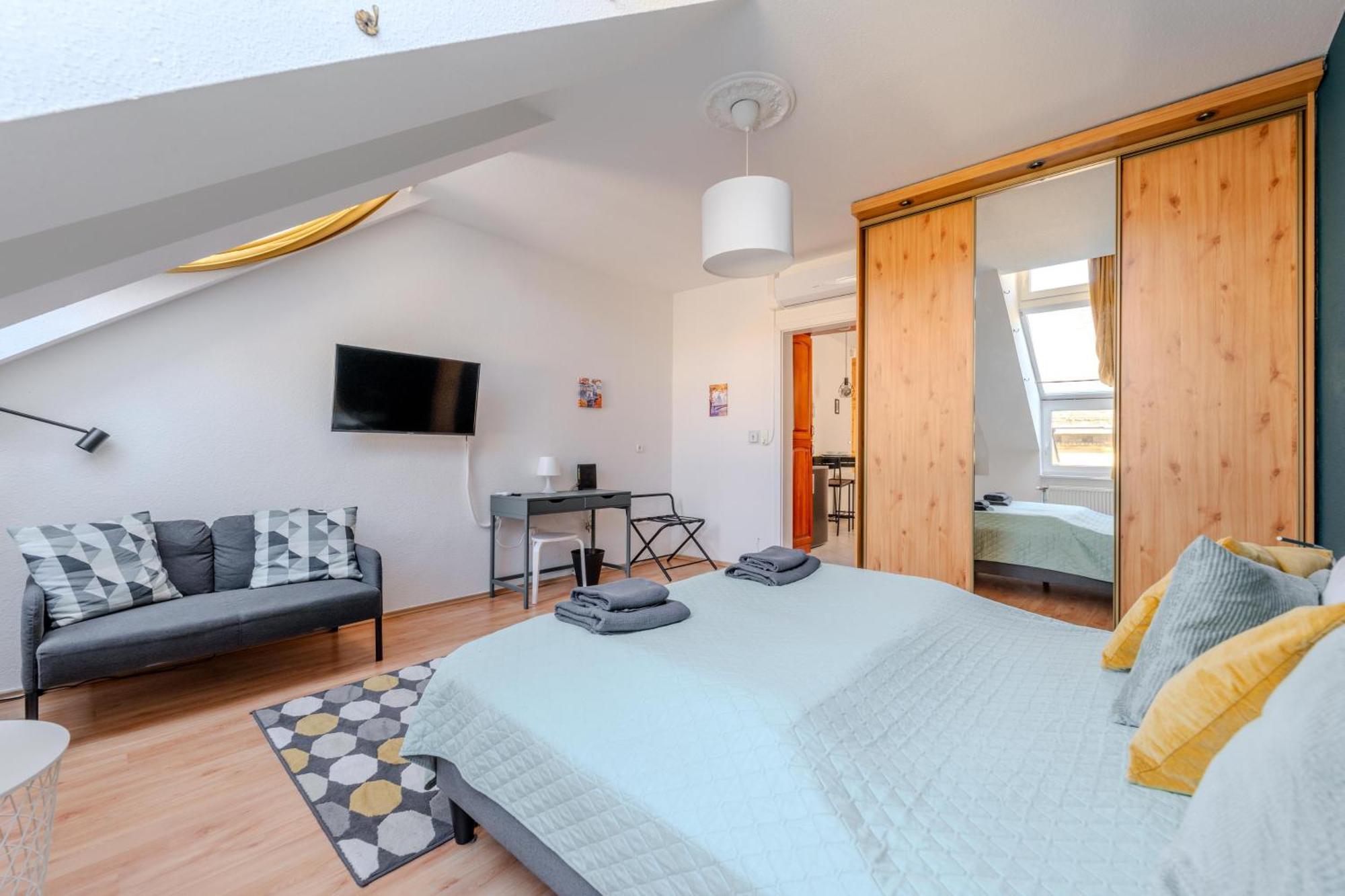 Cozy Flat In The Heart Of Buda บูดาเปสต์ ภายนอก รูปภาพ